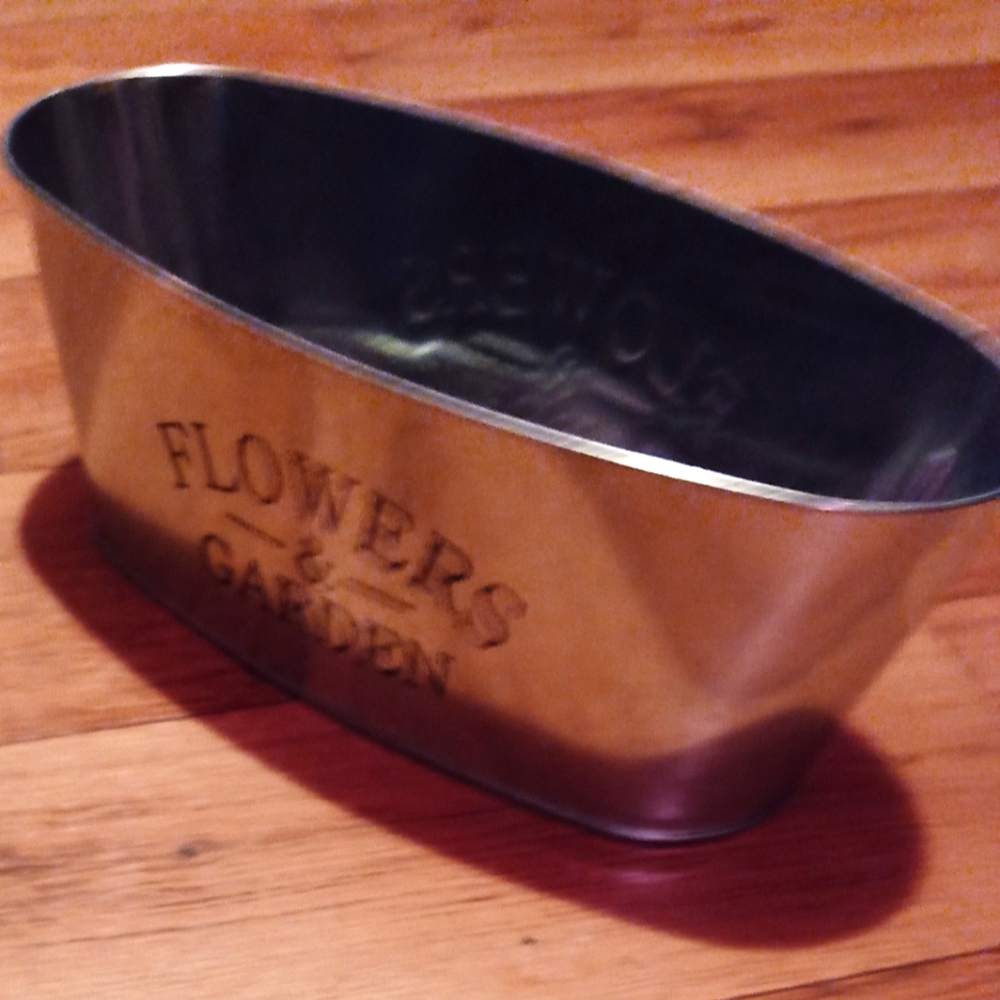 Flower And Garden Planter Galvanized Steel Size 10 length 5 width 4 inches deep